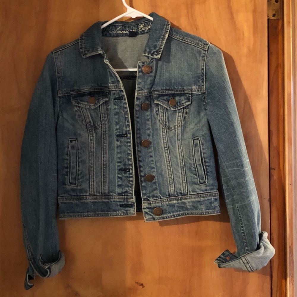 AMERICAN EAGLE CROPPED JEAN JACKET